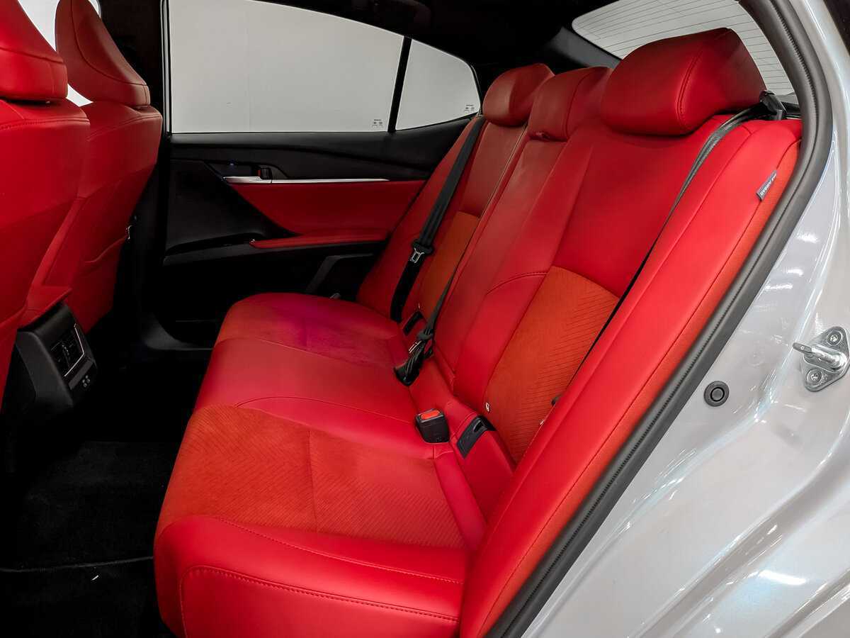 Toyota Camry 2024 года с пробегом. Фото: #11