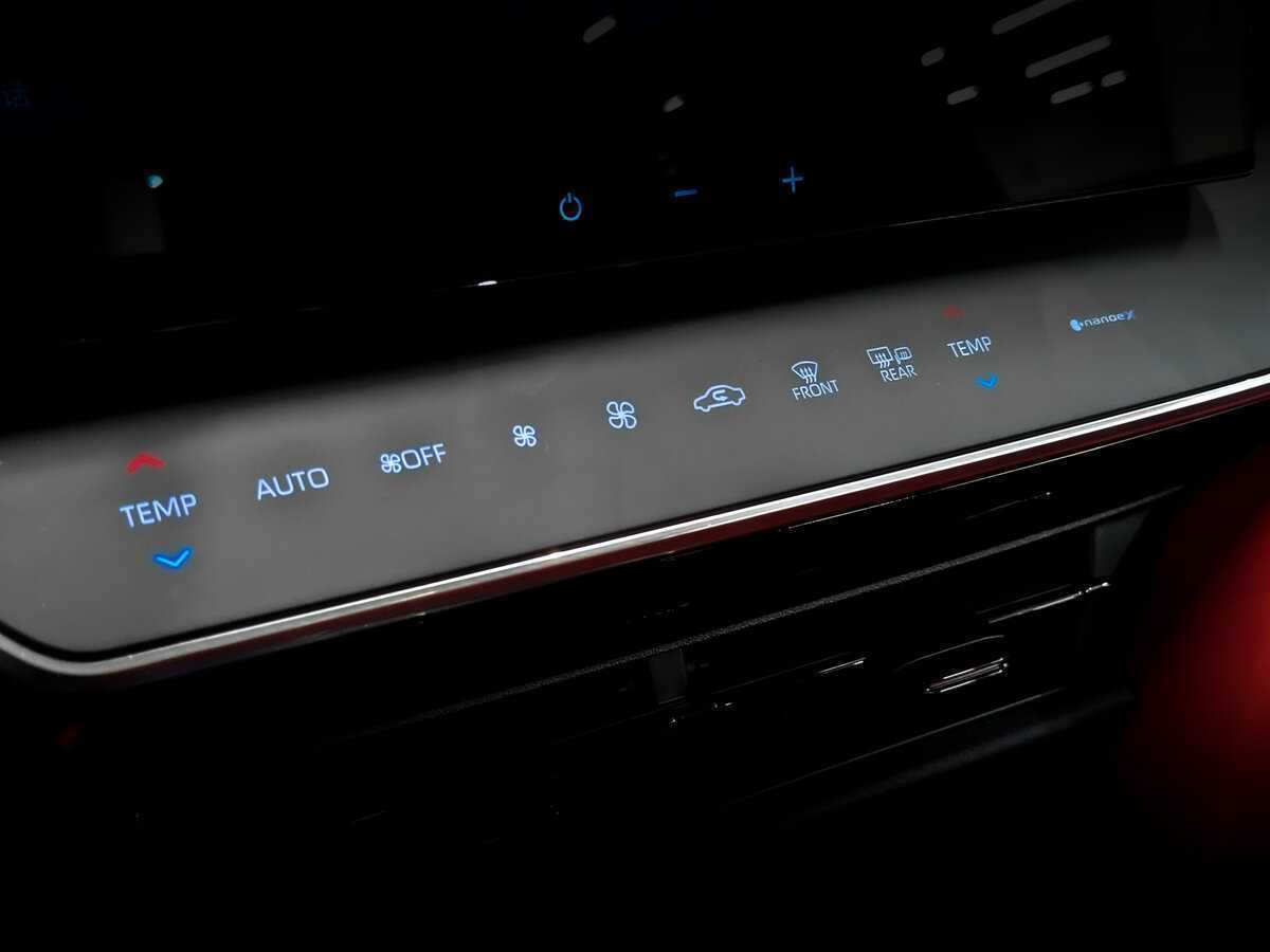 Toyota Camry 2024 года с пробегом. Фото: #23