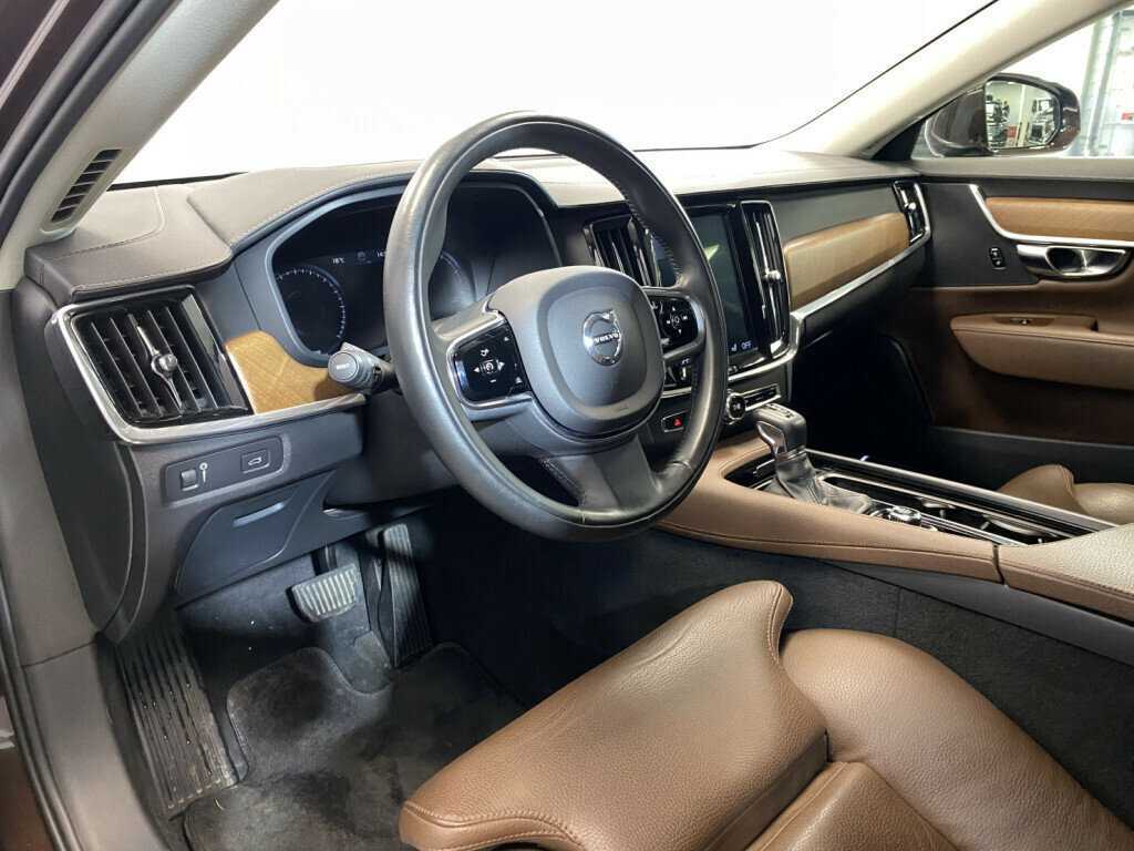 Volvo S90 2019 года с пробегом. Фото: #5