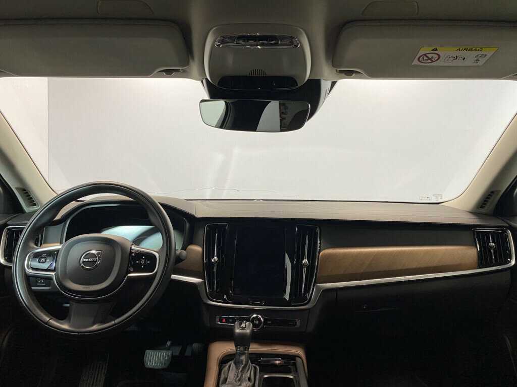 Volvo S90 2019 года с пробегом. Фото: #6