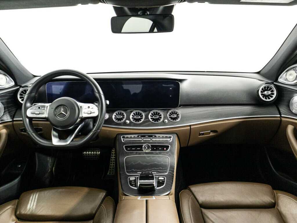 Mercedes-Benz E-Класс 2019 года с пробегом. Фото: #12
