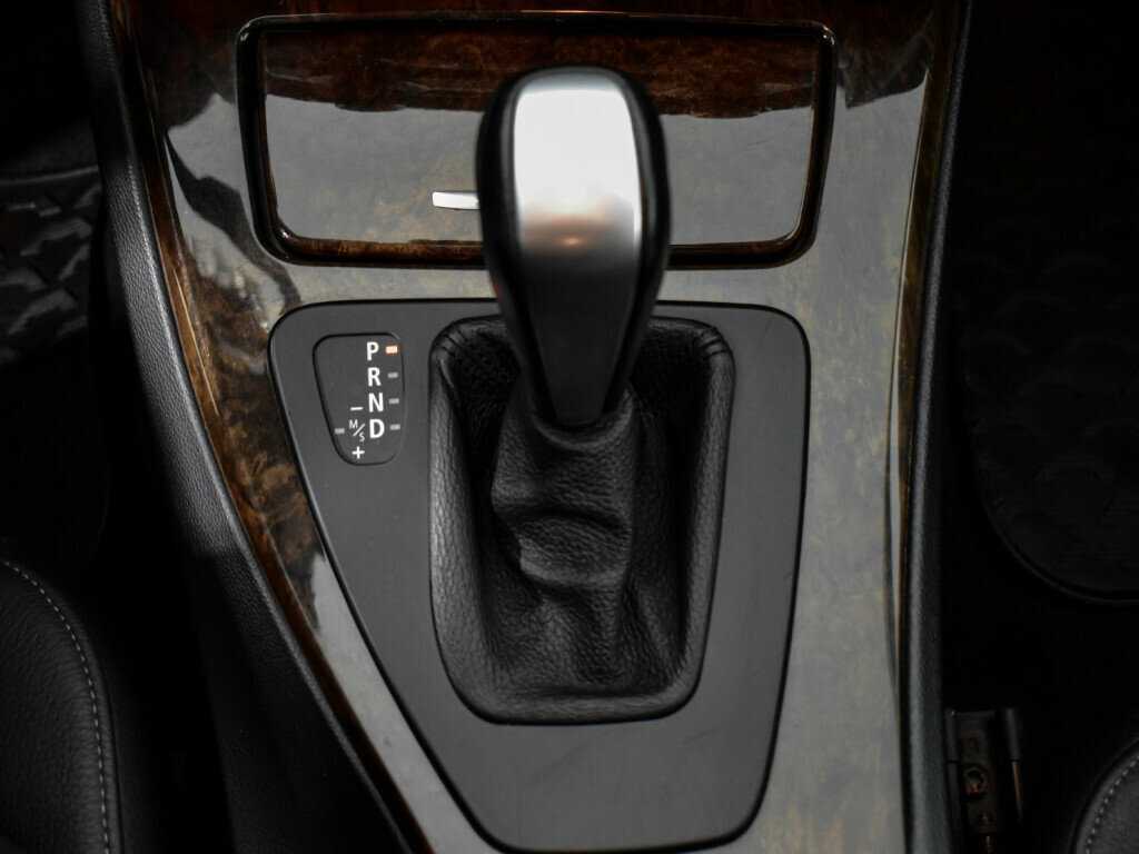 BMW 3 серии 2009 года с пробегом. Фото: #9