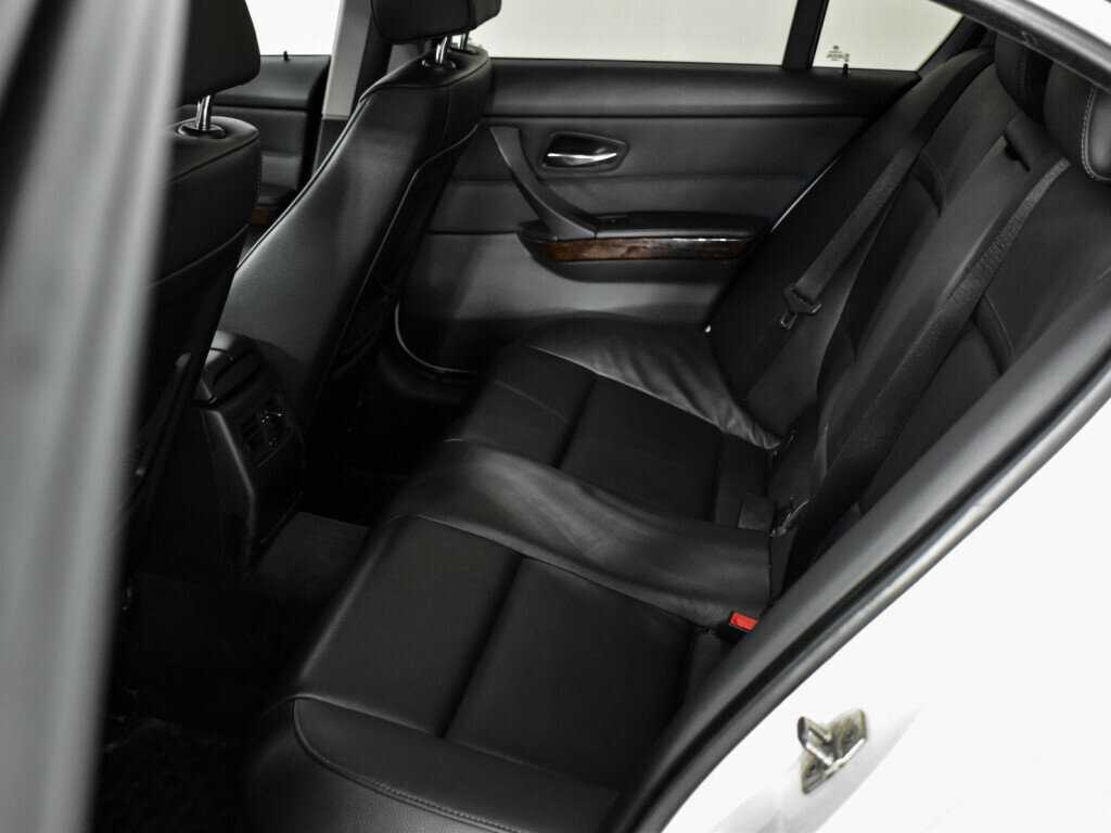 BMW 3 серии 2009 года с пробегом. Фото: #10