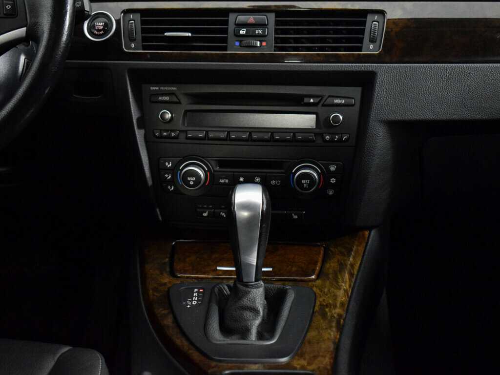 BMW 3 серии 2009 года с пробегом. Фото: #13