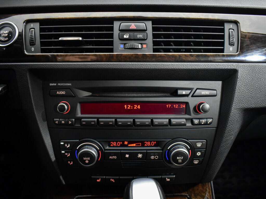 BMW 3 серии 2009 года с пробегом. Фото: #14