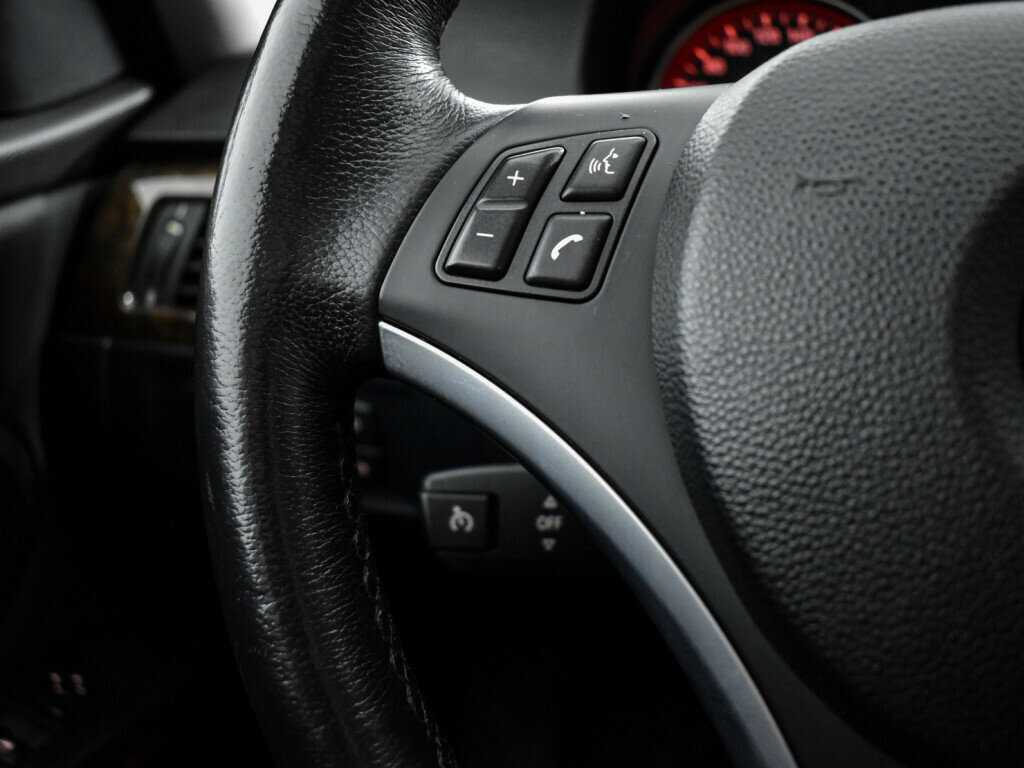 BMW 3 серии 2009 года с пробегом. Фото: #15