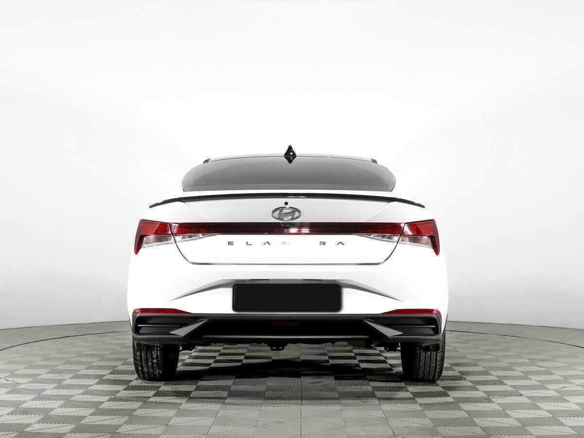Hyundai Elantra 2021 года с пробегом. Фото: #5