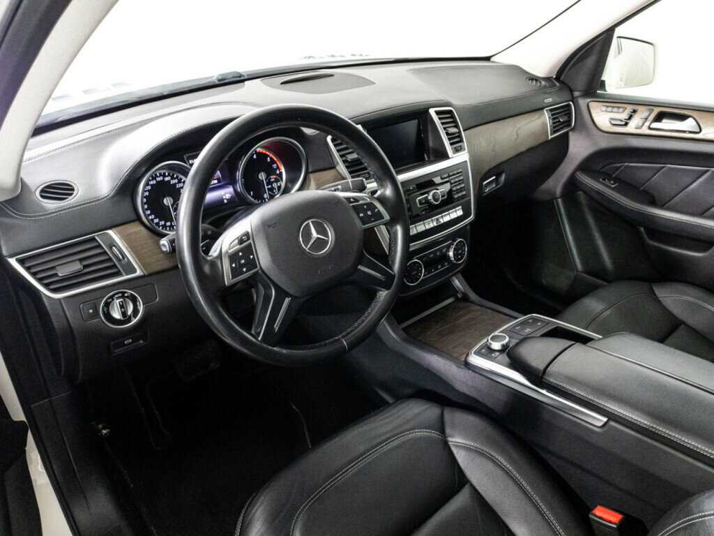 Mercedes-Benz GL-Класс 2015 года с пробегом. Фото: #10