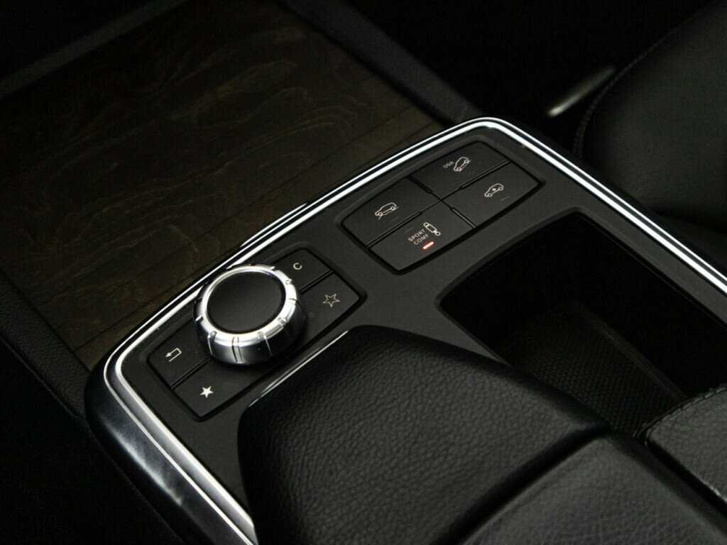 Mercedes-Benz GL-Класс 2015 года с пробегом. Фото: #20