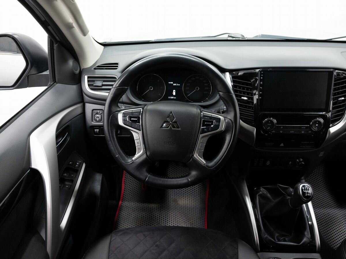 Mitsubishi Pajero Sport 2017 года с пробегом. Фото: #14