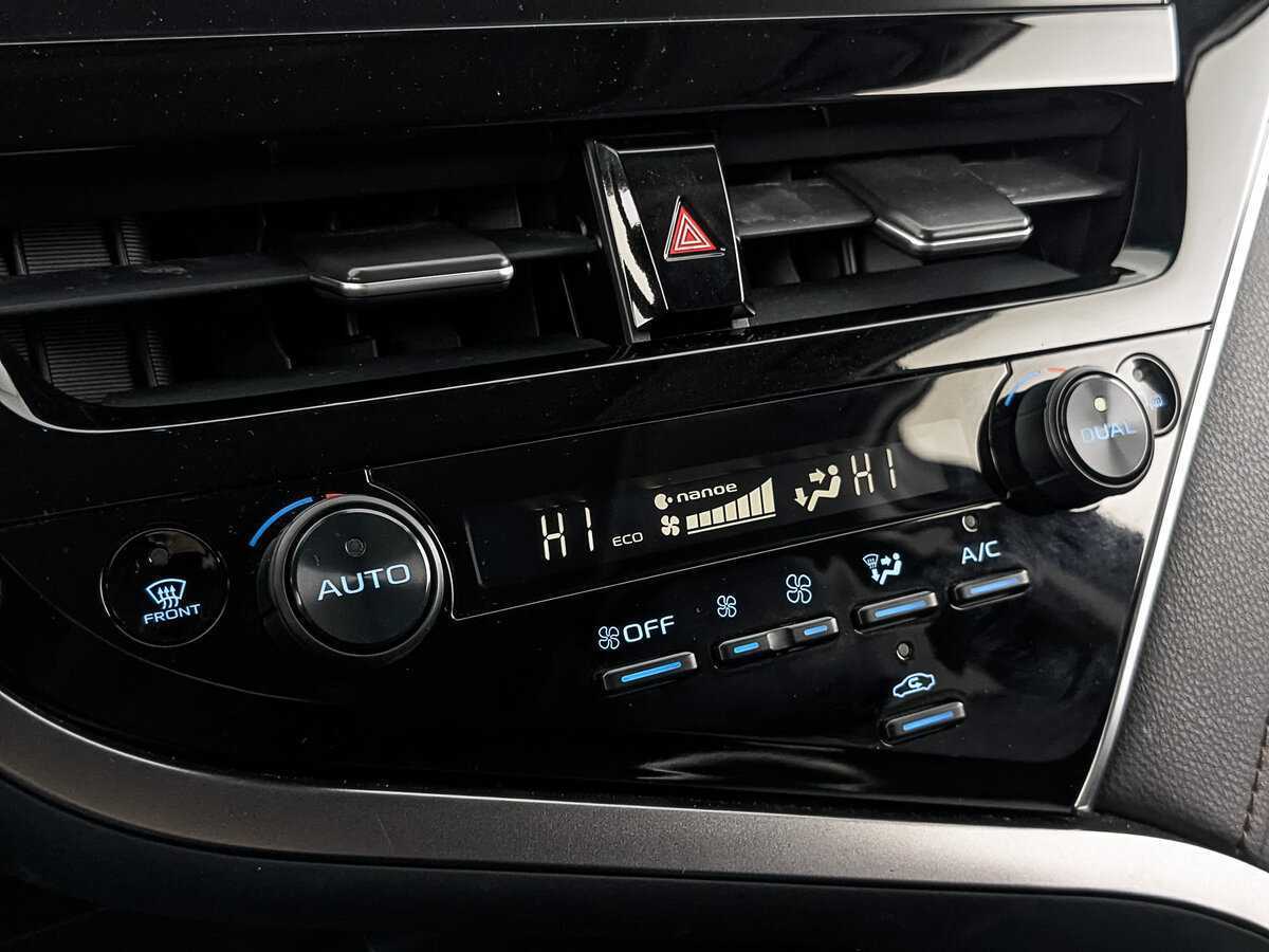 Toyota Camry 2023 года с пробегом. Фото: #20