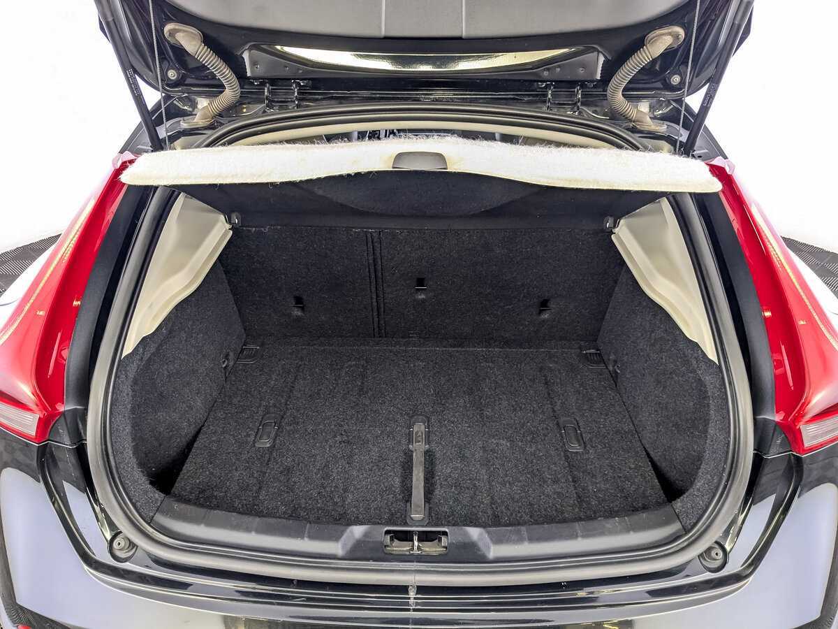 Volvo V40 2013 года с пробегом. Фото: #9