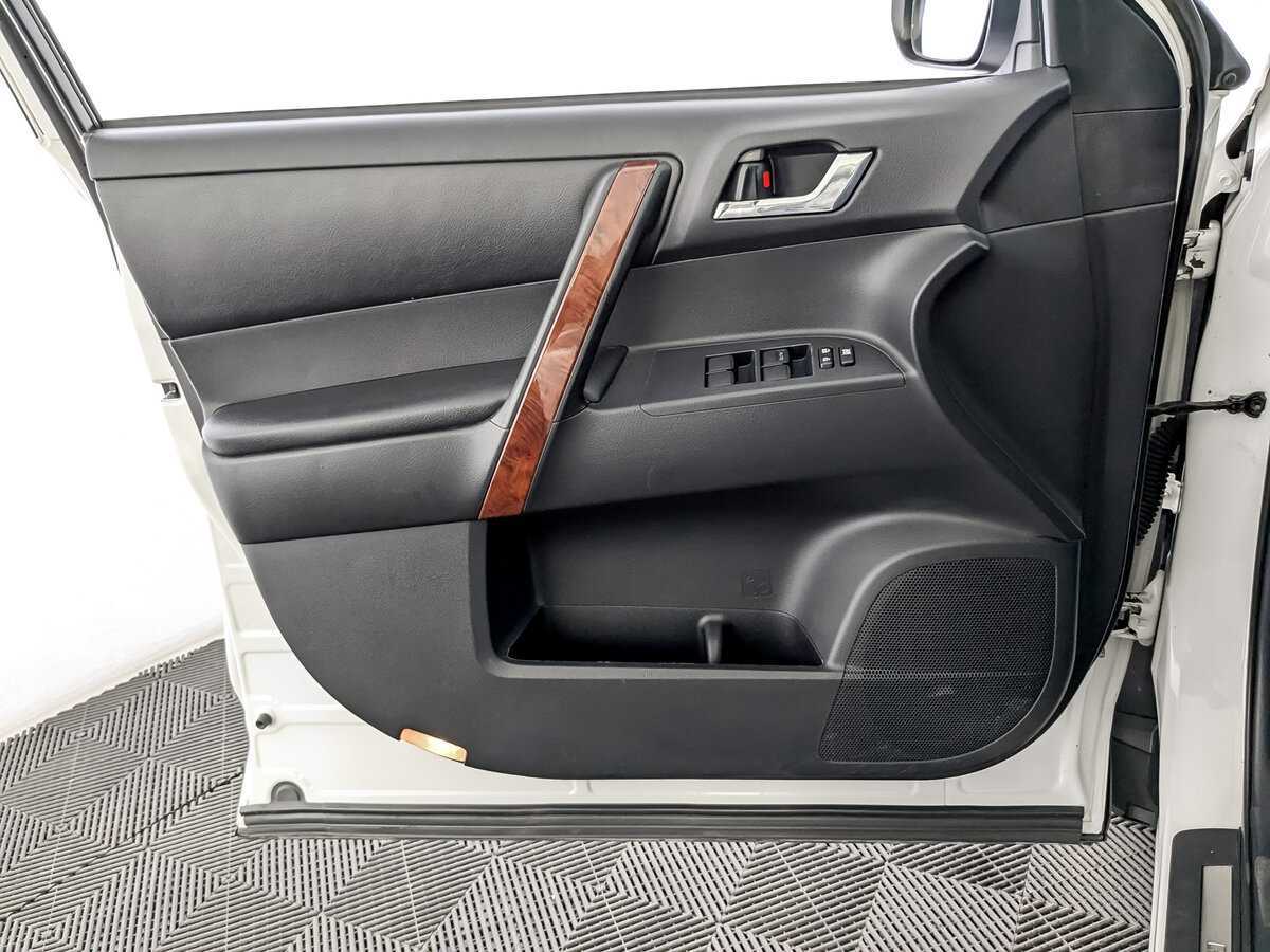 Toyota Highlander 2011 года с пробегом. Фото: #18