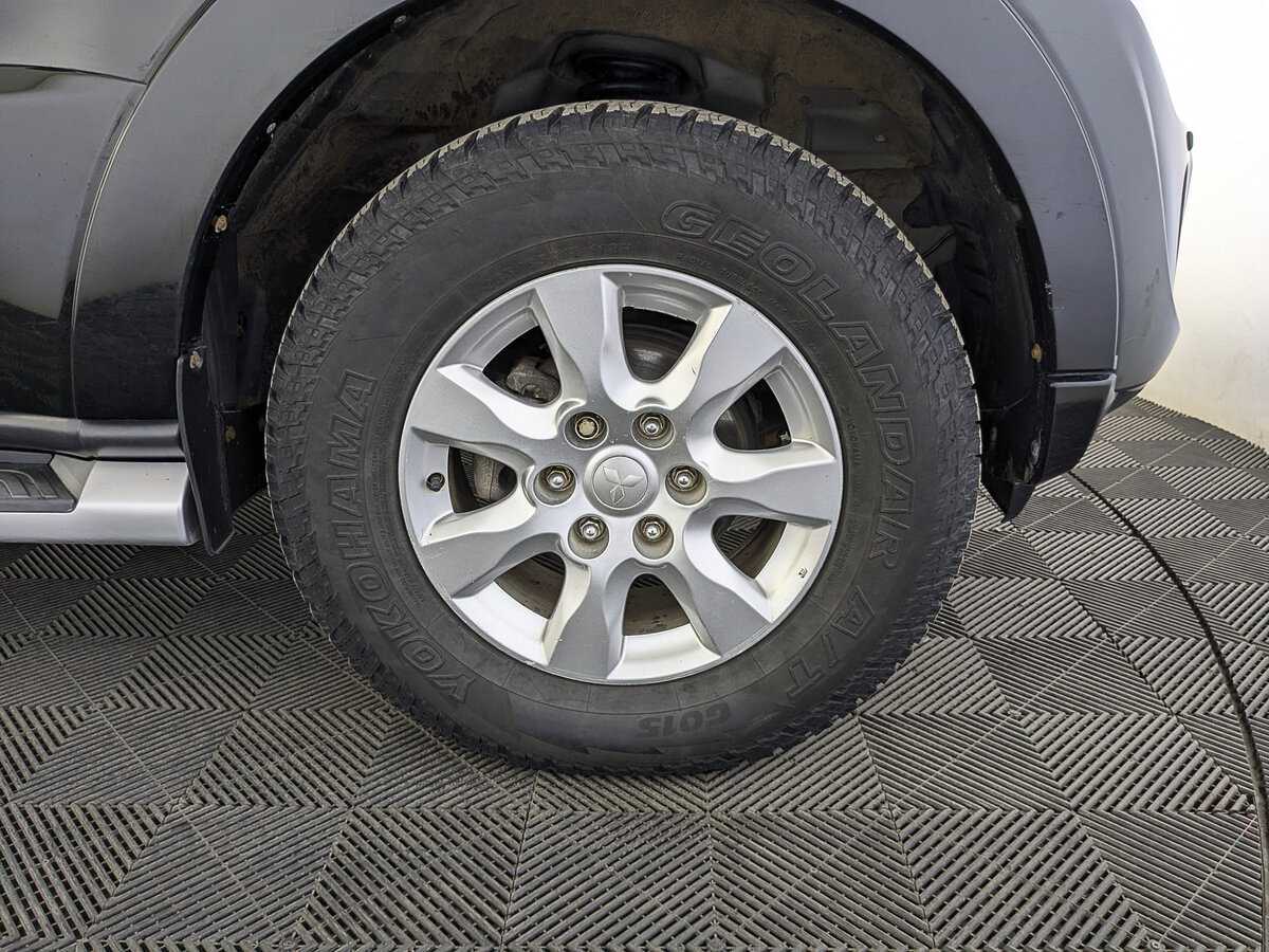 Mitsubishi Pajero 2013 года с пробегом. Фото: #11