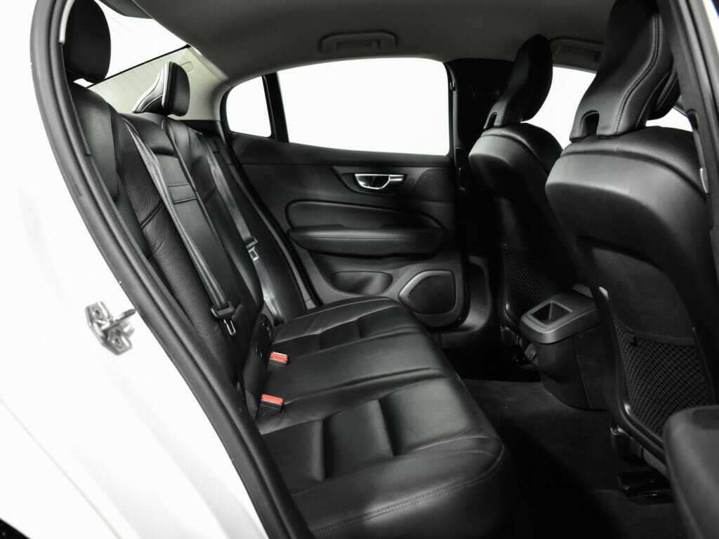 Volvo S60 2021 года с пробегом. Фото: #9