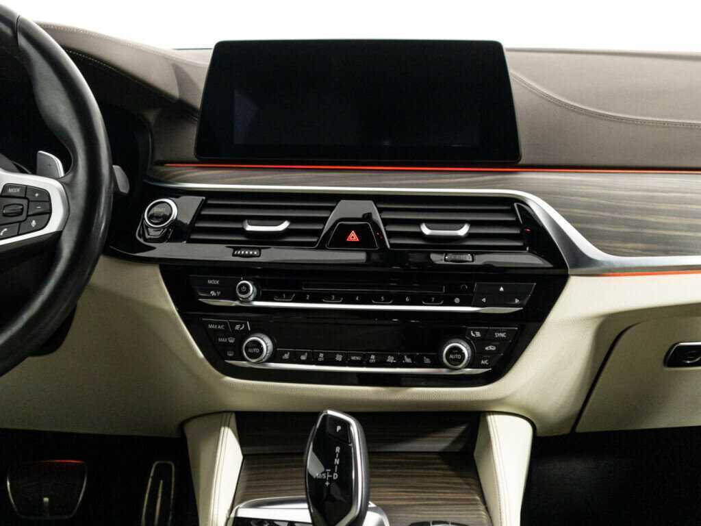 BMW 5 серии 2019 года с пробегом. Фото: #13