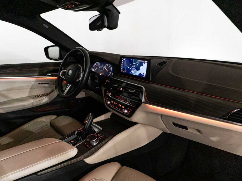 BMW 5 серии 2019 года с пробегом. Фото: #23