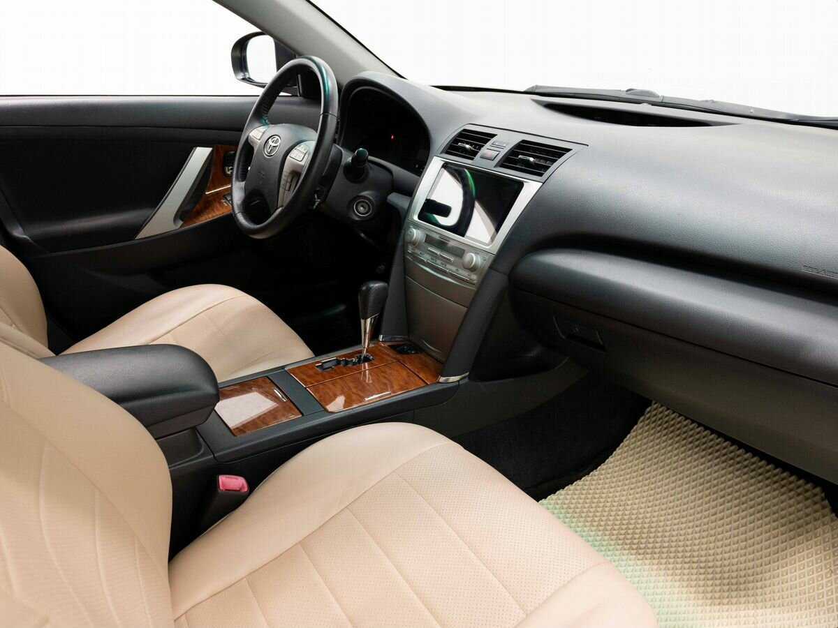 Toyota Camry 2010 года с пробегом. Фото: #10