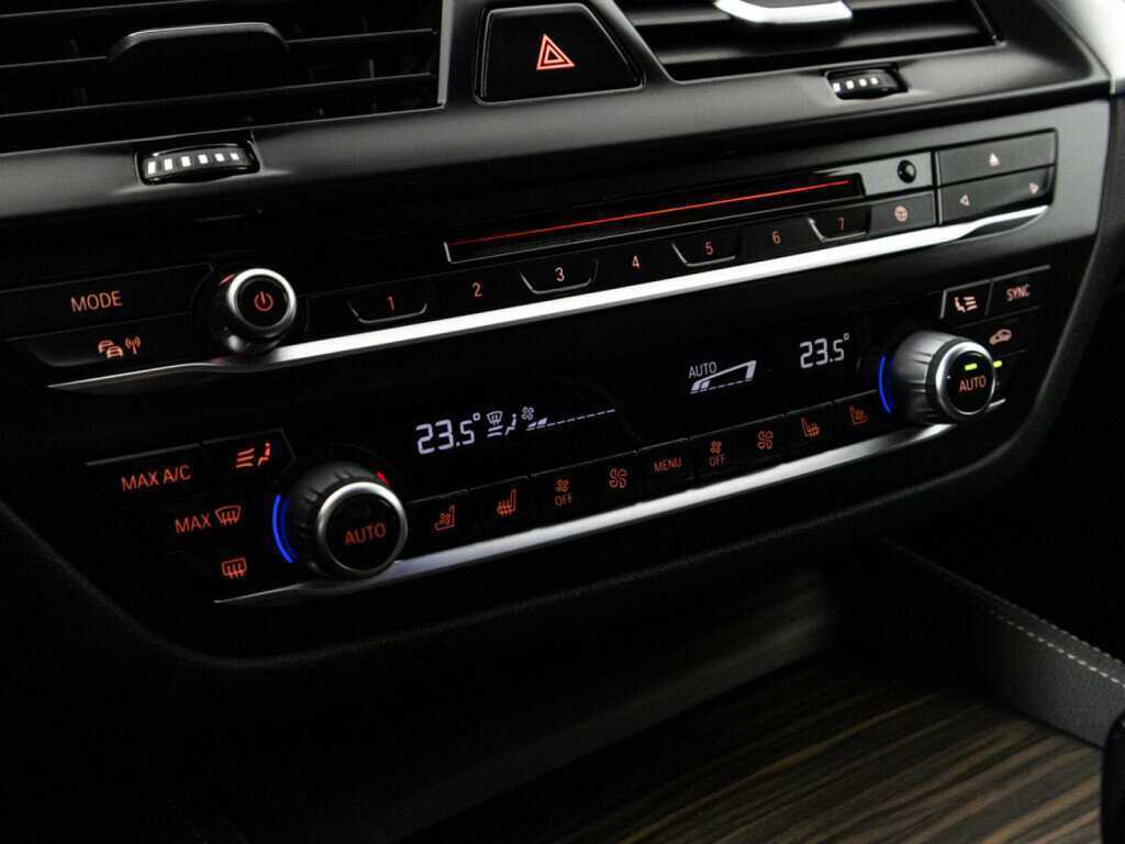 BMW 5 серии 2019 года с пробегом. Фото: #24