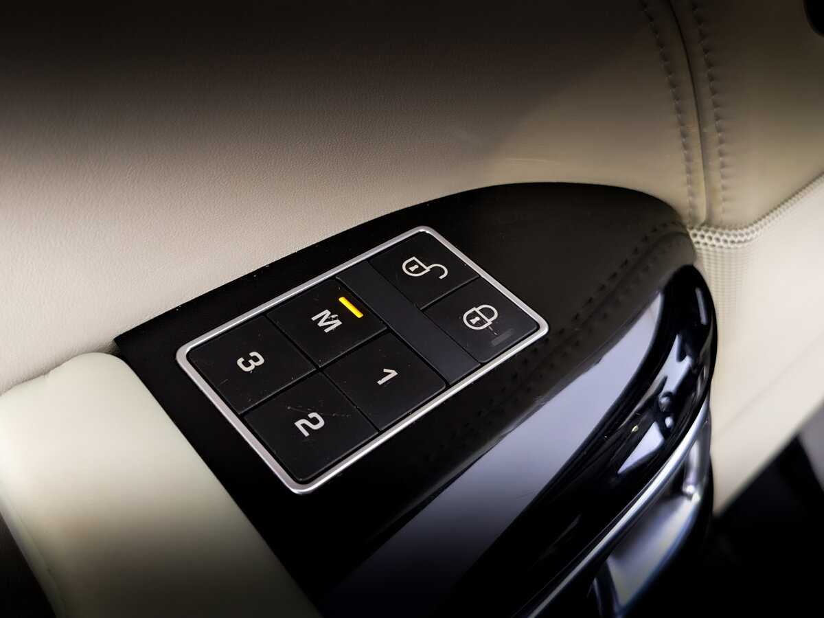 Land Rover Range Rover 2015 года с пробегом. Фото: #21