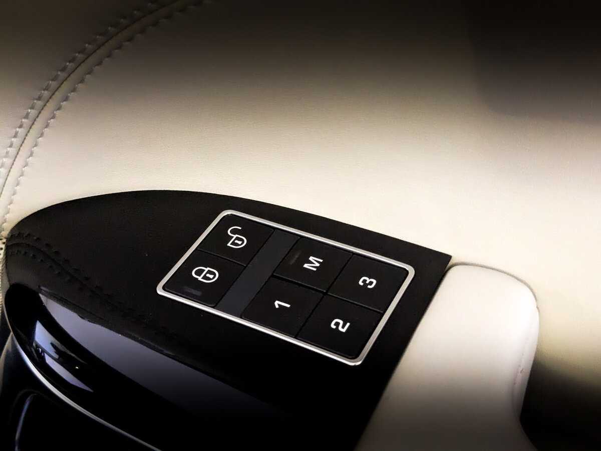 Land Rover Range Rover 2015 года с пробегом. Фото: #26