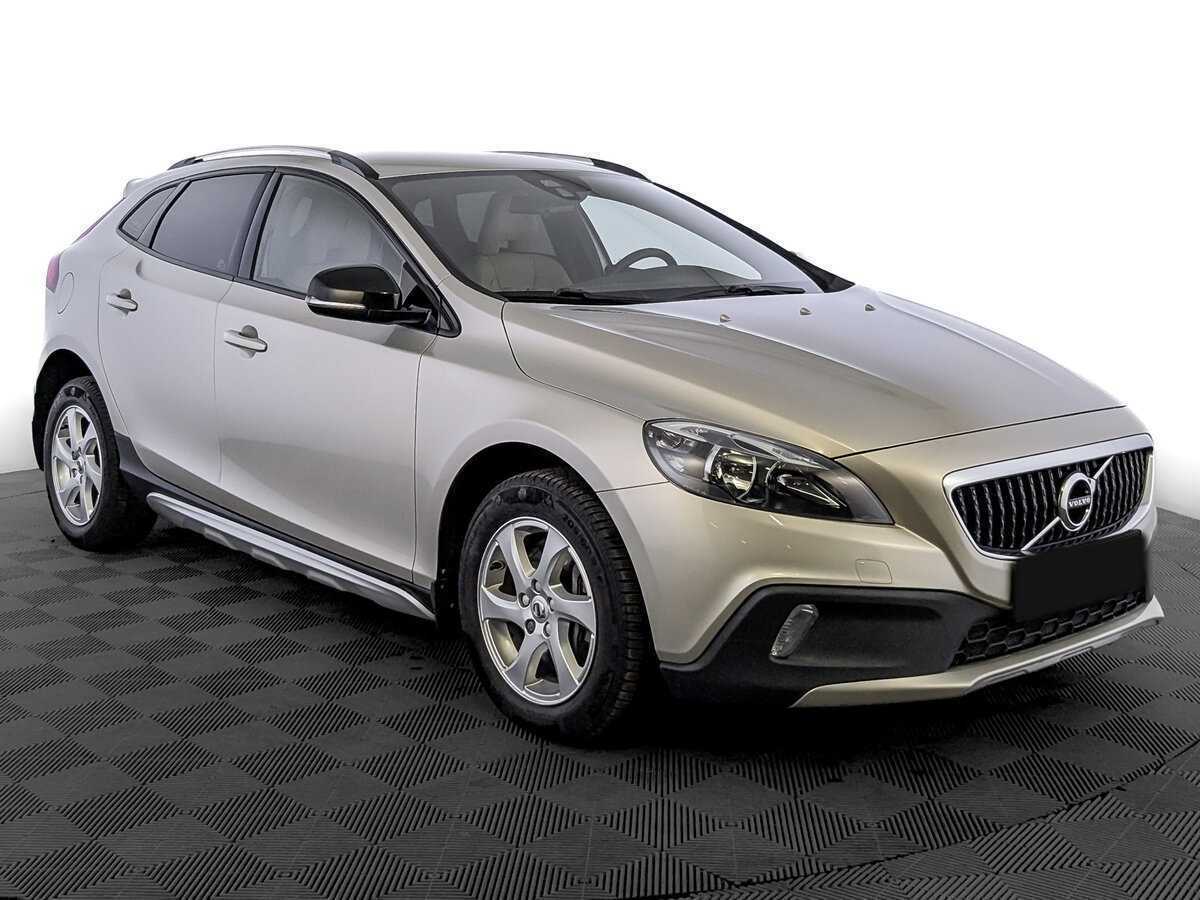Volvo V40 2018 года с пробегом. Фото: #2