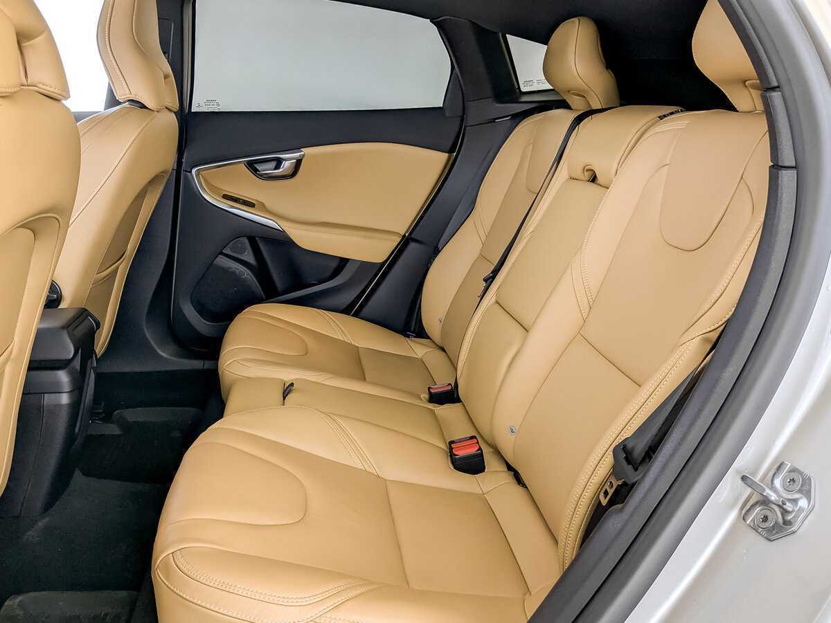 Volvo V40 2018 года с пробегом. Фото: #11