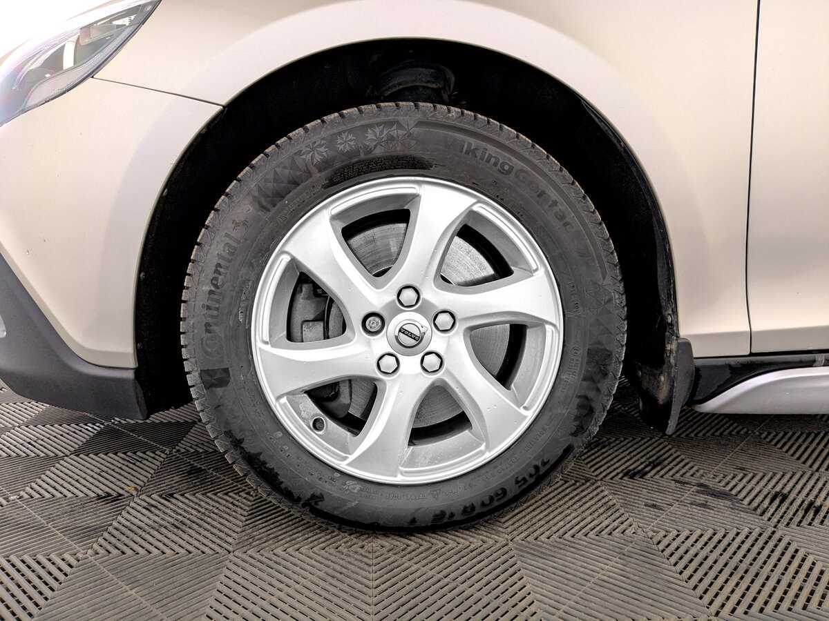 Volvo V40 2018 года с пробегом. Фото: #17