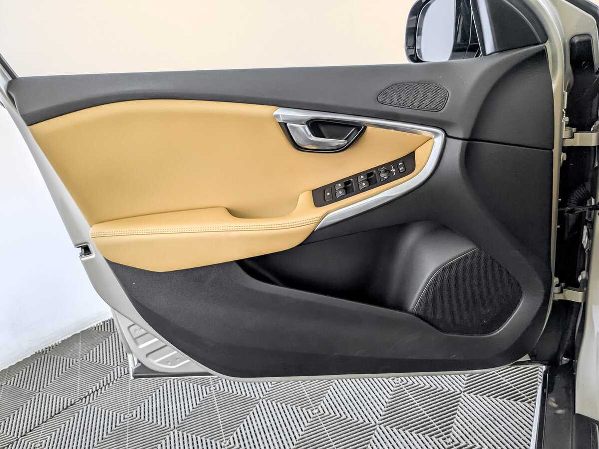 Volvo V40 2018 года с пробегом. Фото: #18