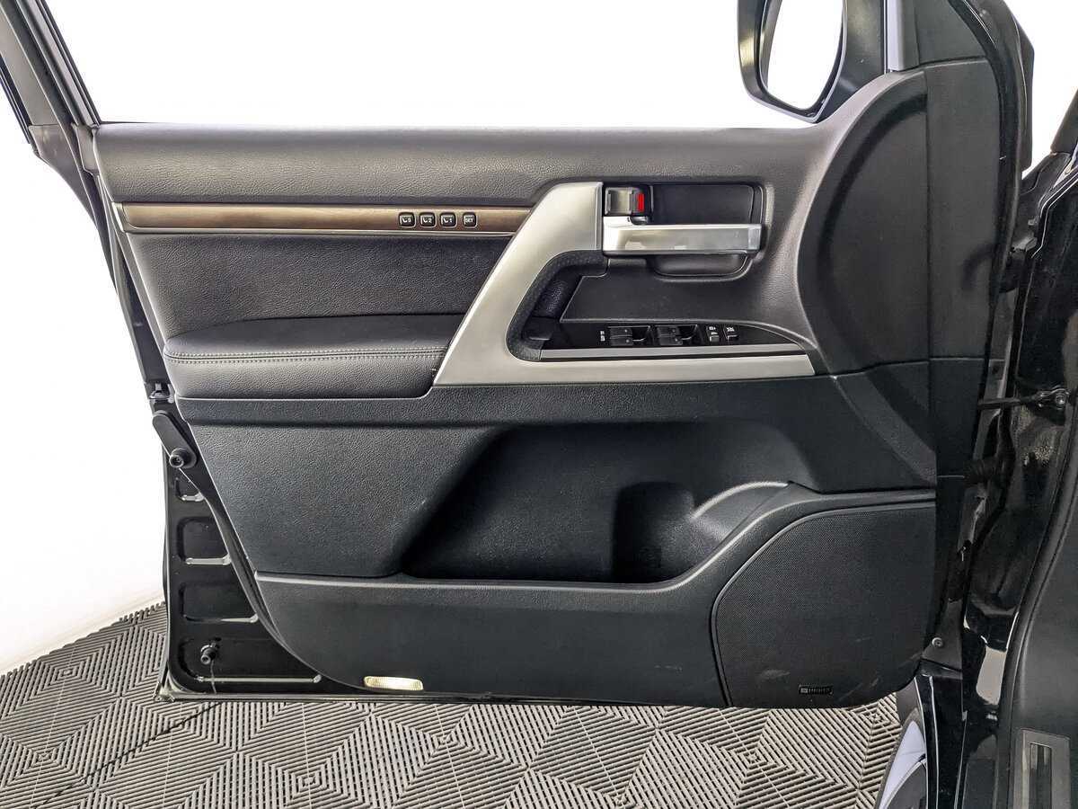 Toyota Land Cruiser 2020 года с пробегом. Фото: #16