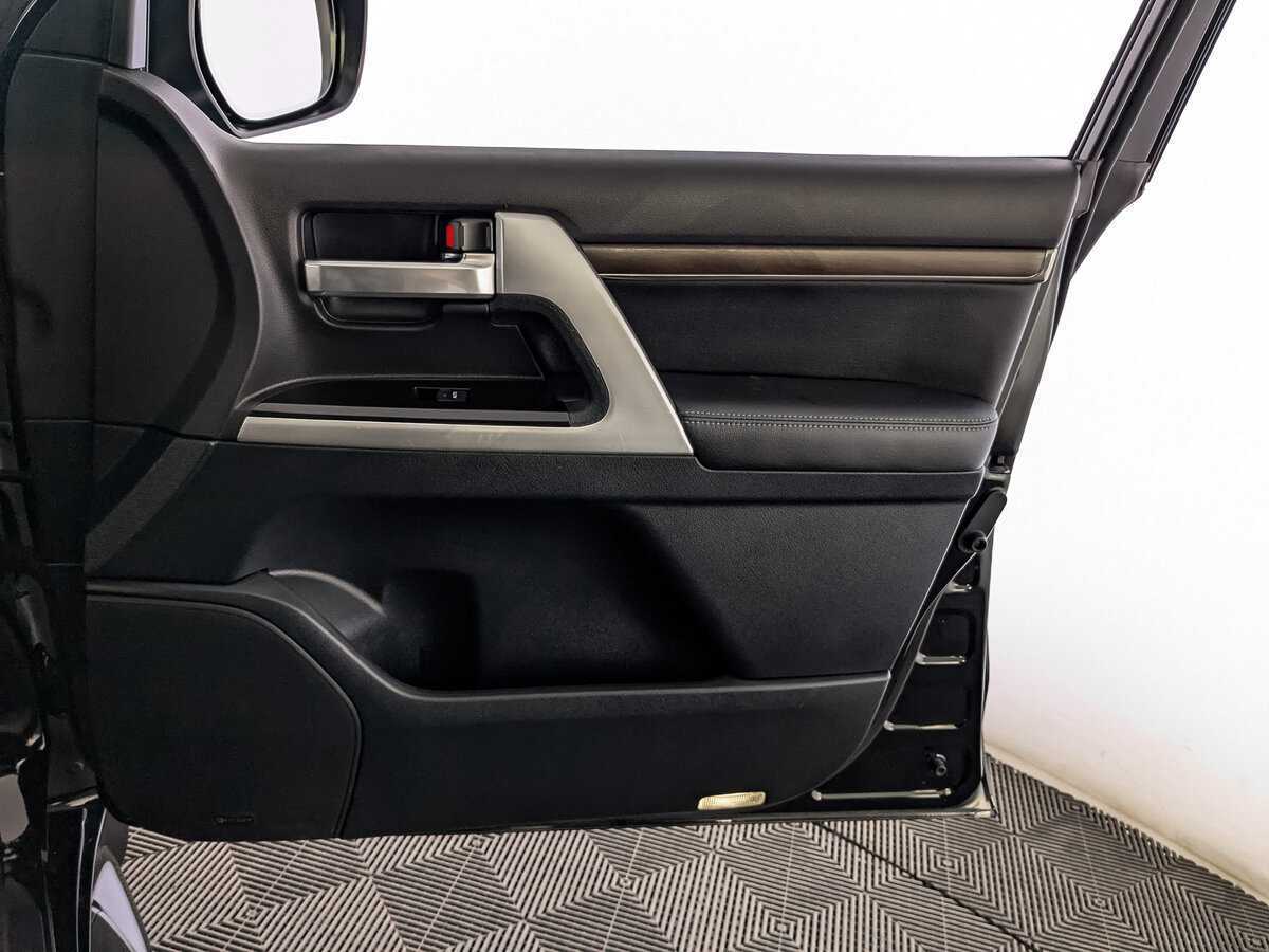 Toyota Land Cruiser 2020 года с пробегом. Фото: #22