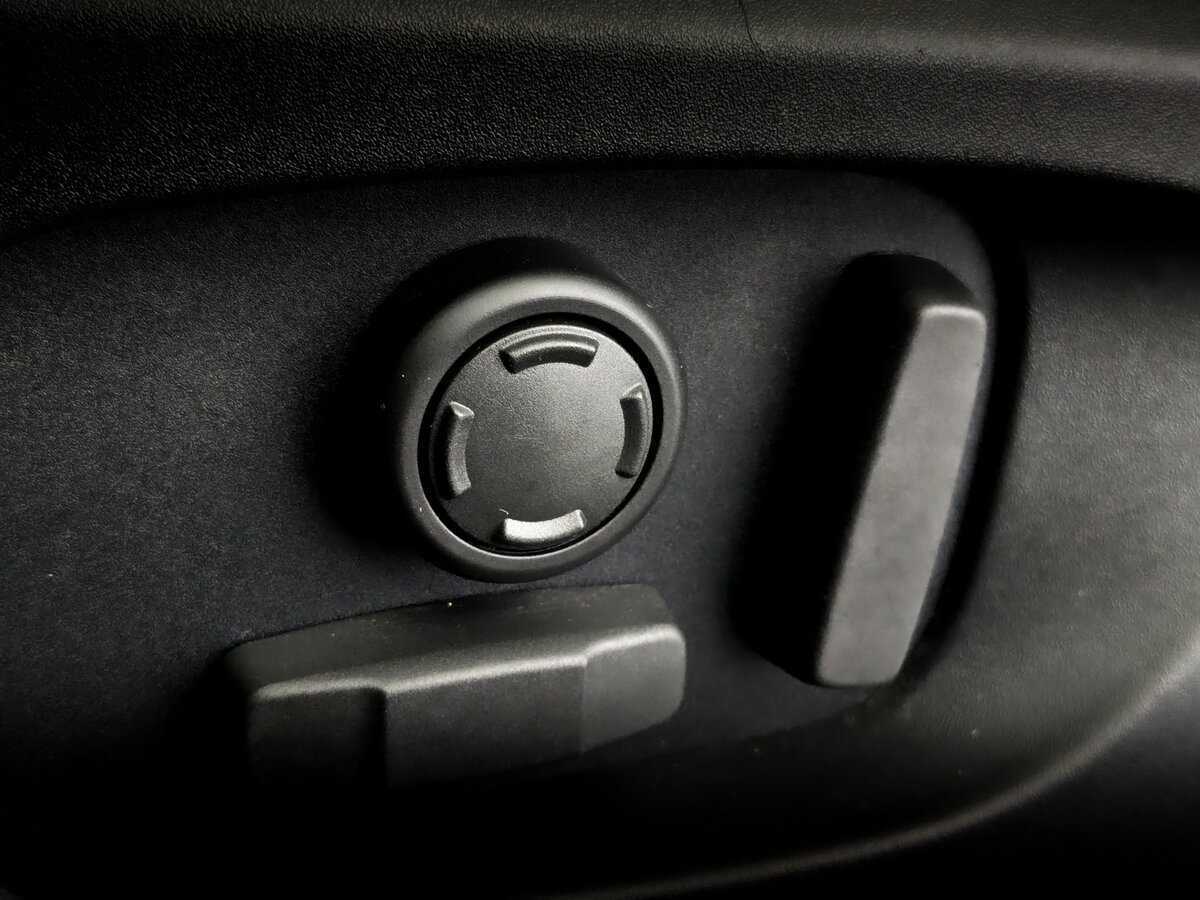 Land Rover Discovery Sport 2019 года с пробегом. Фото: #18