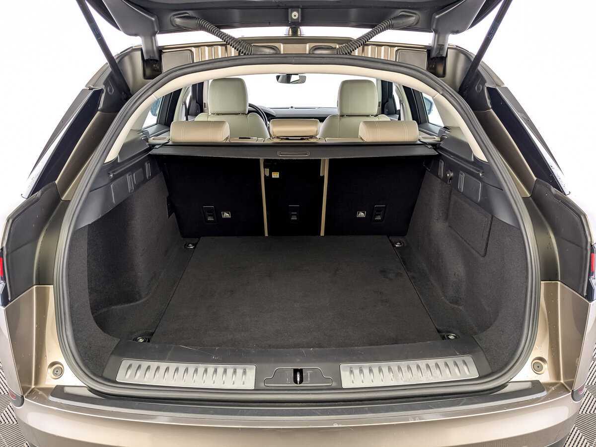 Land Rover Range Rover Velar 2018 года с пробегом. Фото: #9