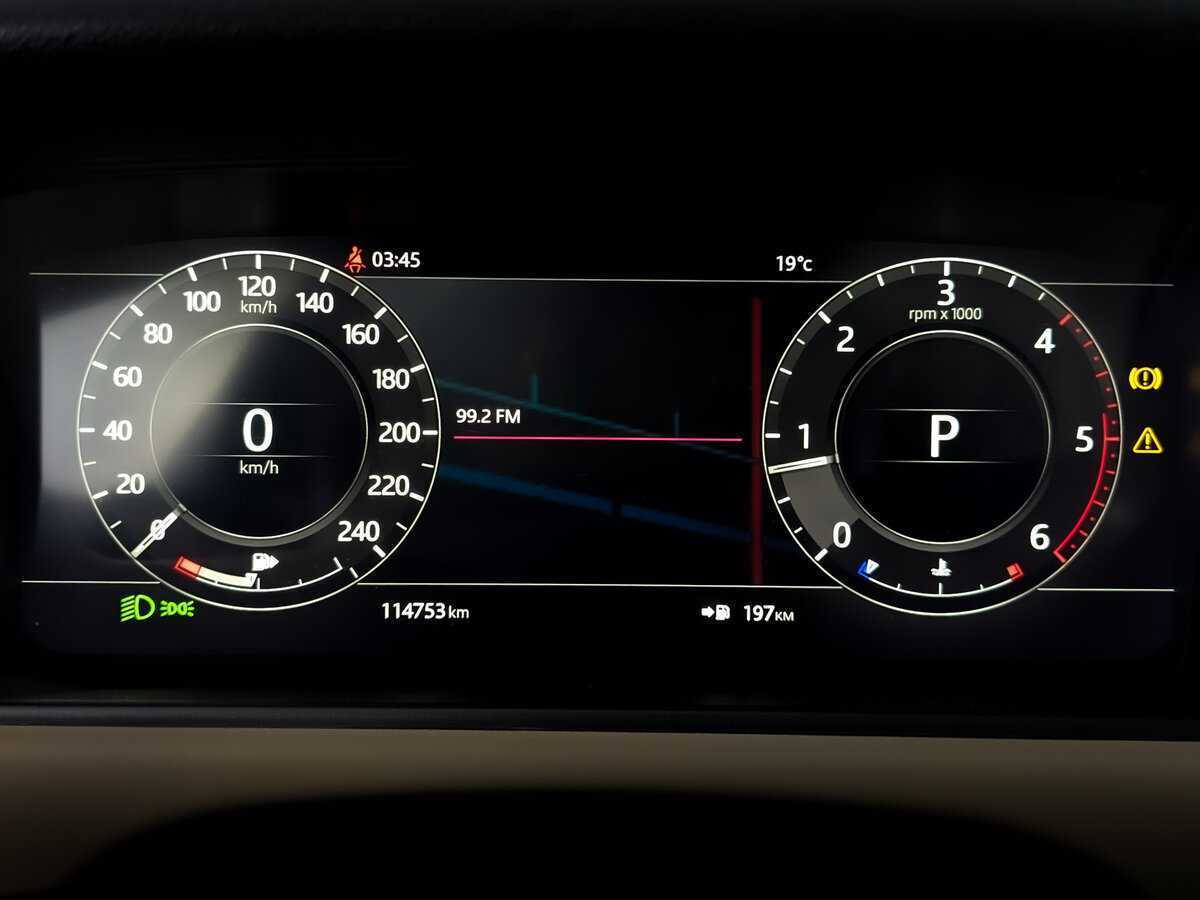 Land Rover Range Rover Velar 2018 года с пробегом. Фото: #12