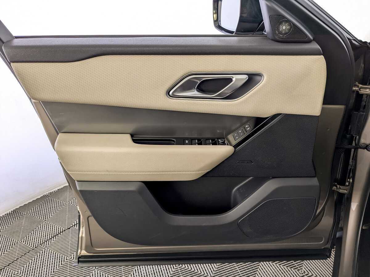 Land Rover Range Rover Velar 2018 года с пробегом. Фото: #16