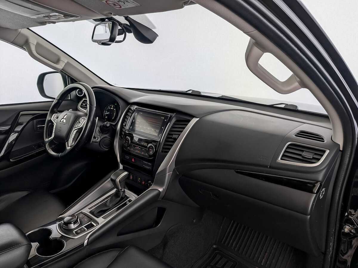 Mitsubishi Pajero Sport 2020 года с пробегом. Фото: #10