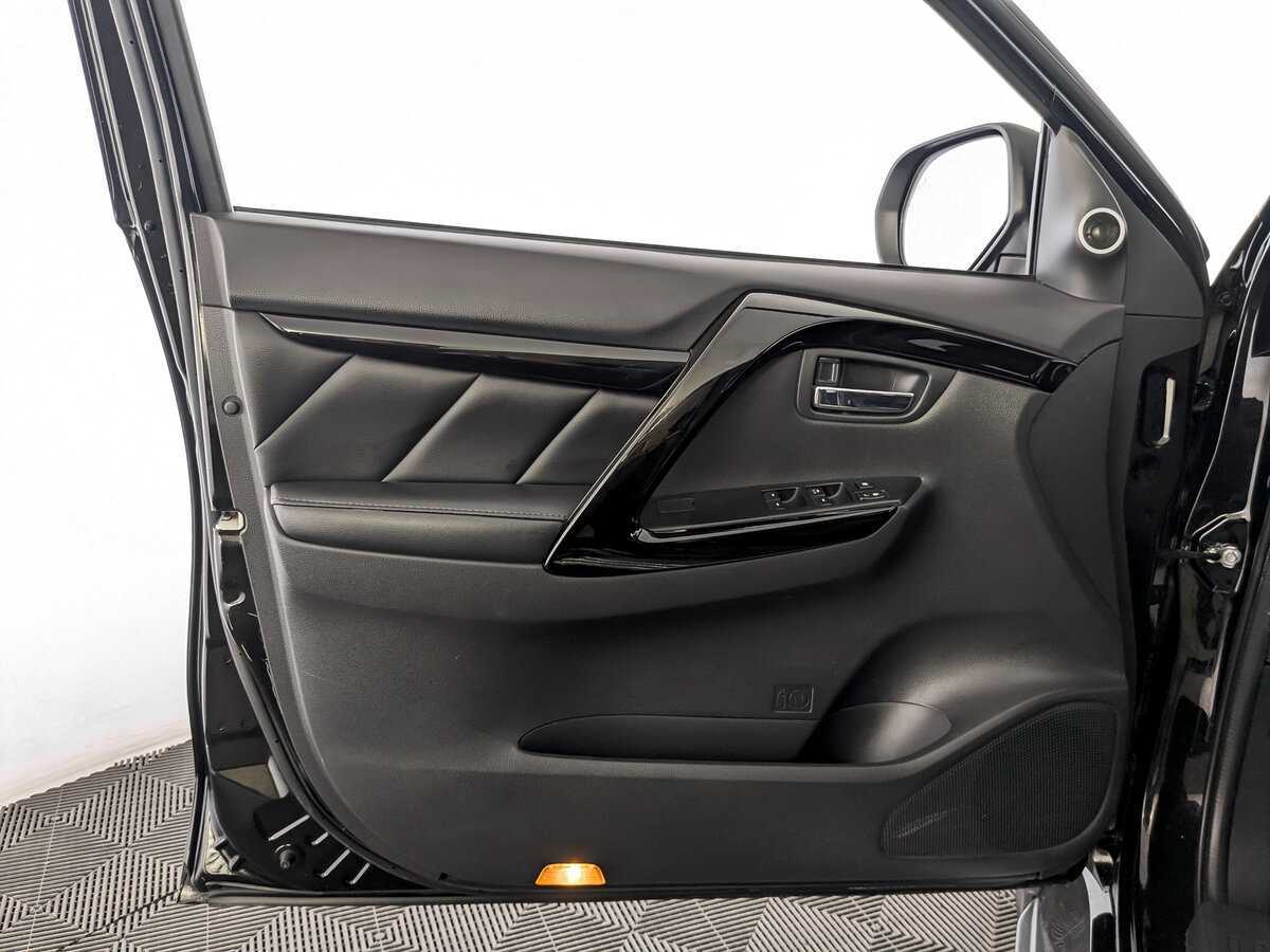 Mitsubishi Pajero Sport 2020 года с пробегом. Фото: #16