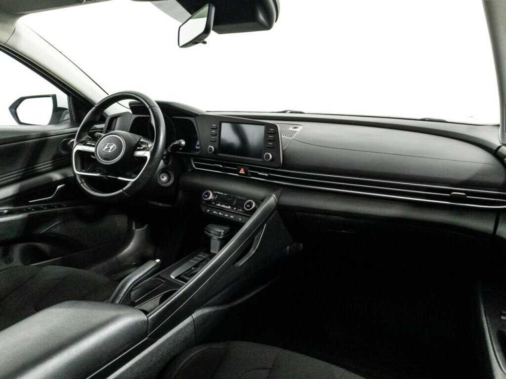 Hyundai Elantra 2021 года с пробегом. Фото: #8