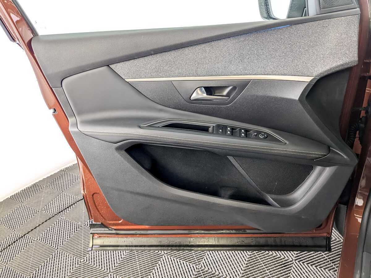 Peugeot 3008 2019 года с пробегом. Фото: #16