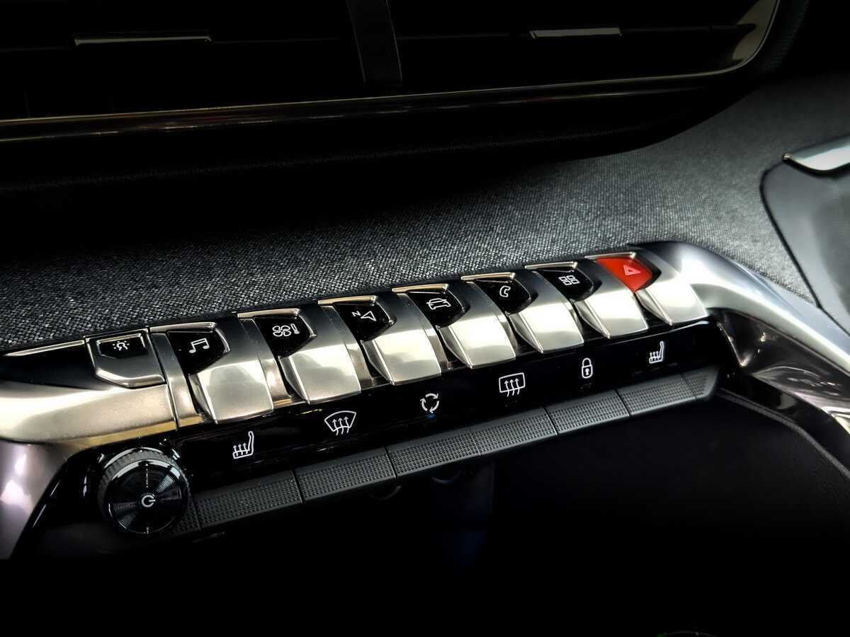 Peugeot 3008 2019 года с пробегом. Фото: #25