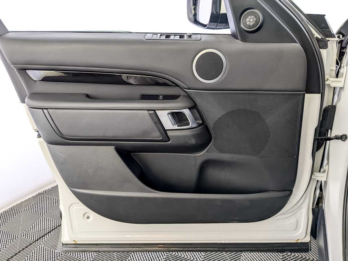 Land Rover Discovery 2019 года с пробегом. Фото: #18