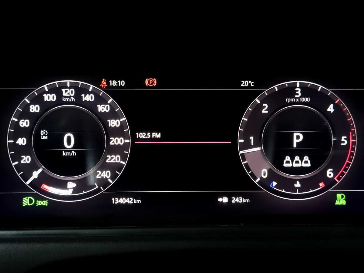 Land Rover Range Rover Velar 2019 года с пробегом. Фото: #12