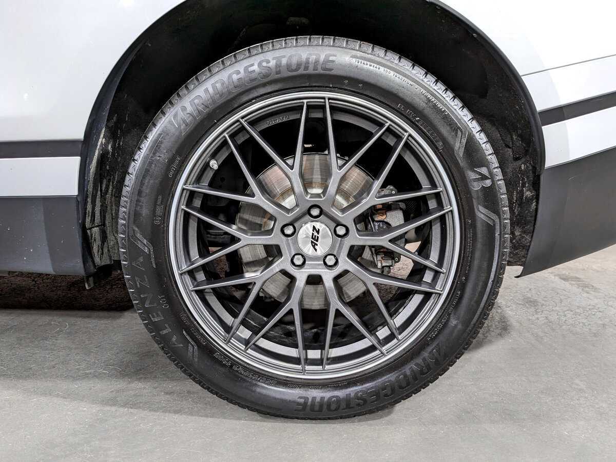 Land Rover Range Rover Velar 2019 года с пробегом. Фото: #17