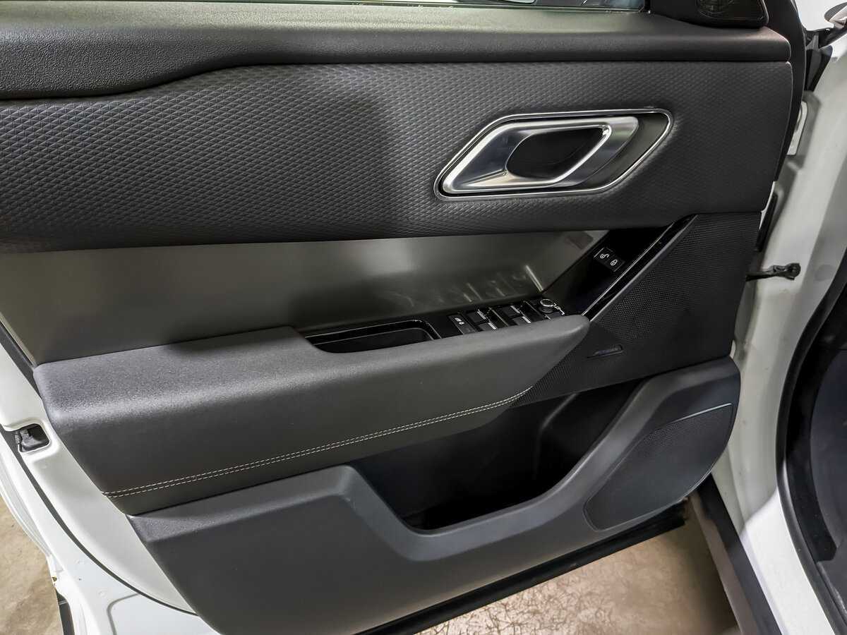 Land Rover Range Rover Velar 2019 года с пробегом. Фото: #18