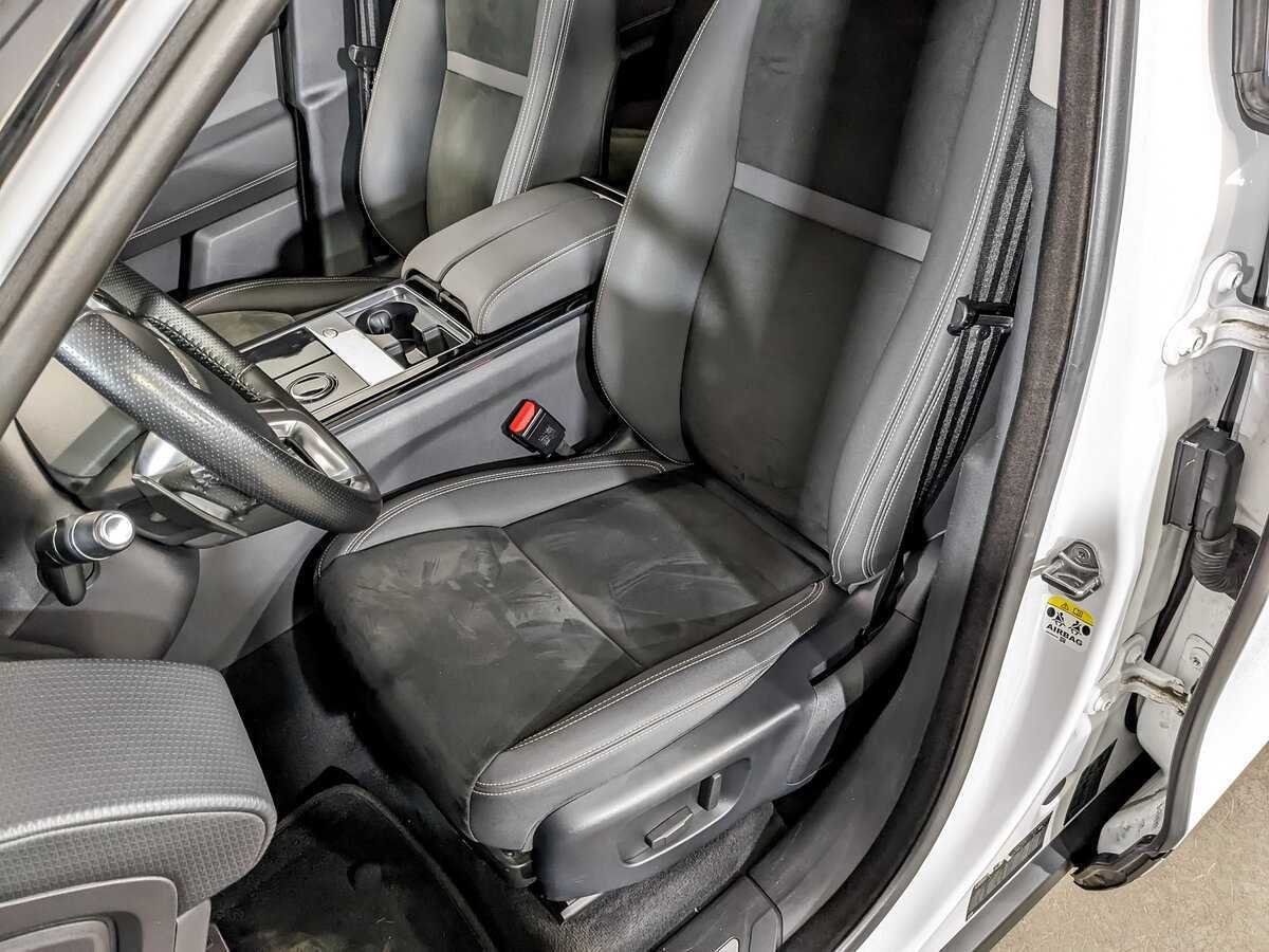 Land Rover Range Rover Velar 2019 года с пробегом. Фото: #19