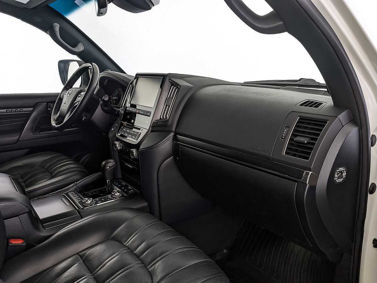 Toyota Land Cruiser 2019 года с пробегом. Фото: #10