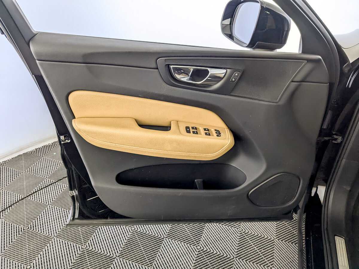 Volvo XC60 2018 года с пробегом. Фото: #16