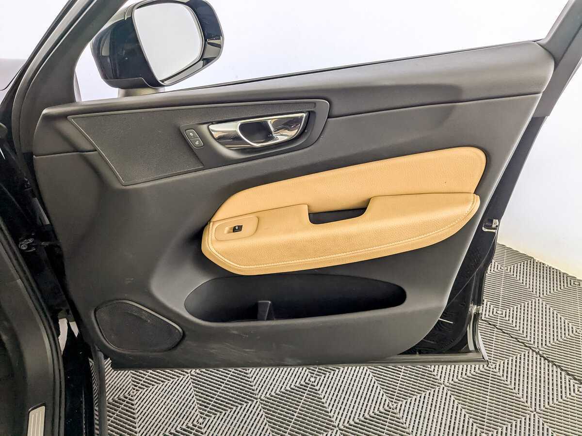 Volvo XC60 2018 года с пробегом. Фото: #22