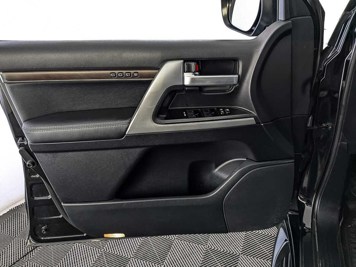 Toyota Land Cruiser 2019 года с пробегом. Фото: #18