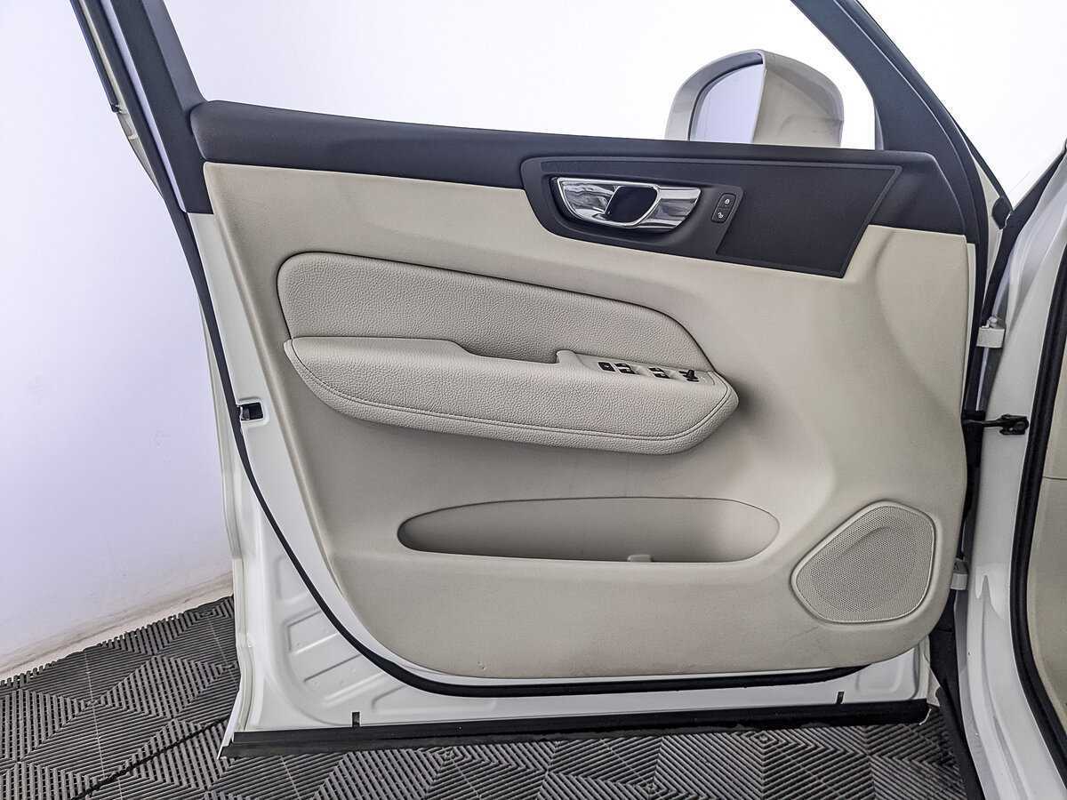 Volvo XC60 2018 года с пробегом. Фото: #18